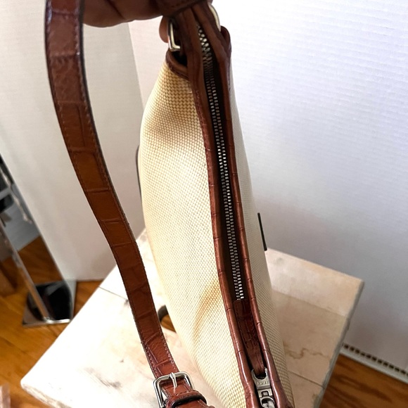 Dooney and Bourke Vintage Hobo Coated Canvas Bag Good Condition - Picture 4 of 12